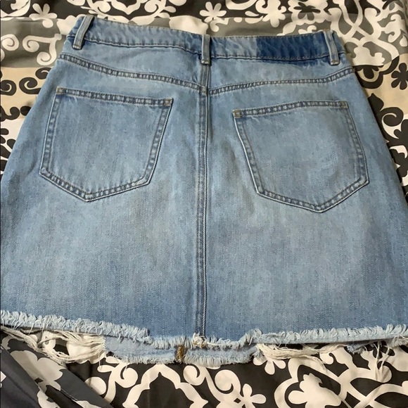 DYNAMITE DENIM SKIRT - Picture 2 of 3